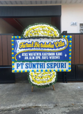 Papan Bunga Duka di Panunggangan Timur