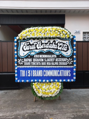 Papan Bunga Duka di Panunggangan Timur